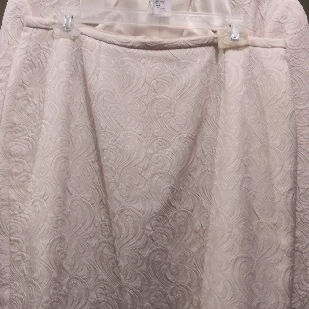 Suits - Picture 5 of 5